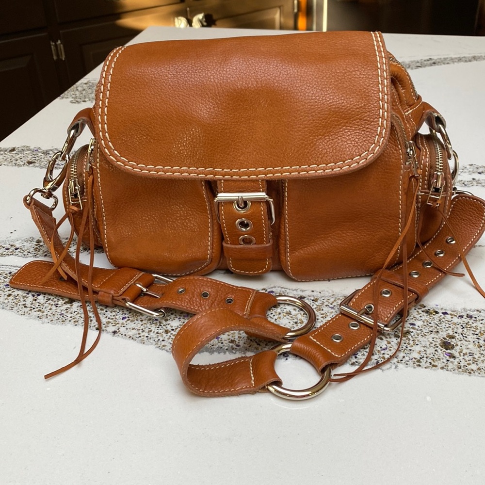 Beautiful Roots of Canada Leather handbag (bag seen on the tv show Weeds)